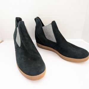 Sorel Women's Out N About Slip-On Wedge Chelsea-style Black Boots Size 10